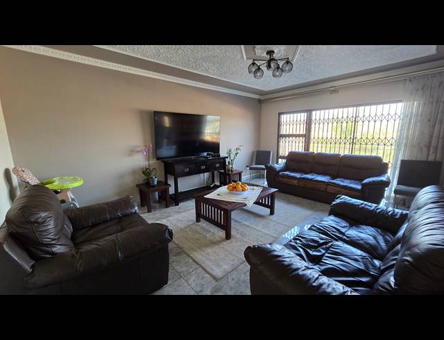 6 BEDROOM FREEHOLD FOR SALE IN WINCHESTER HILLS